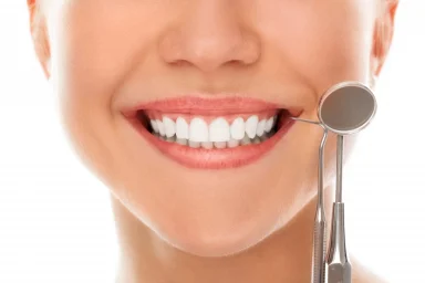 Daily Oral Care Routine for Healthy Teeth: Tips for Maintaining Your Dental Health