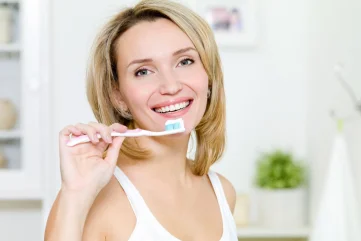 Teeth Whitening at Home A Guide to Natural and Safe Methods for Dental Beauty - Moon Dental Alanya Blog