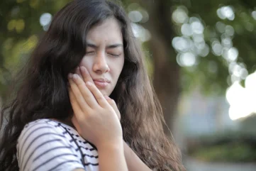 Coping with Tooth Pain Guide Causes of Toothache and Practical Solutions - Moon Dental Alanya Blog