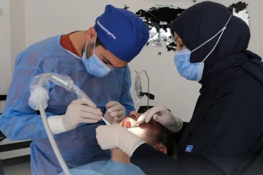  Zahnbehandlung aus Russland in die Türkei 2025 | Die besten Kliniken und Behandlungsleitfaden