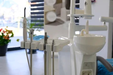 Root Canal Treatment at a Dental Clinic in Alanya: Is a Pain-Free Process Possible? - Moon Dental Alanya Blog