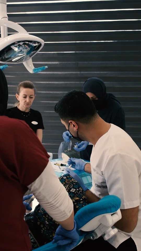 Клиники, выполняющие пломбирование зубов в Аланье