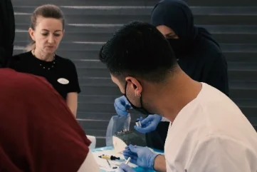 Почему кровоточат десны и когда это нужно воспринимать всерьез? - Moon Dental Alanya Blog